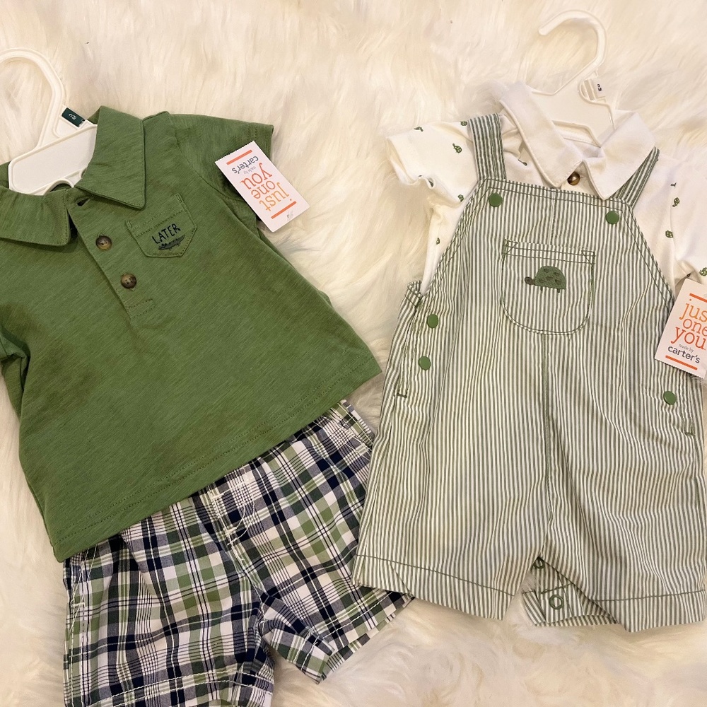 2 sets of boys outfits ( 3months)